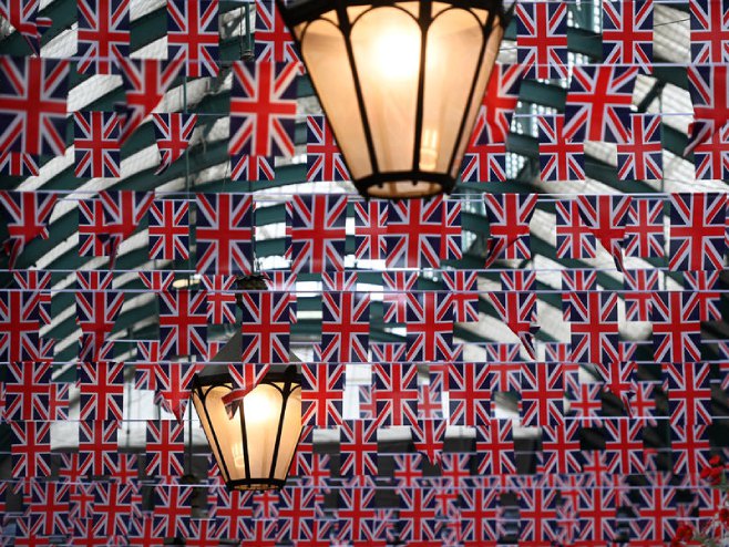 Zastave Velike Britanije (Foto: EPA-EFE / ANDY RAIN, ilustracija) - 