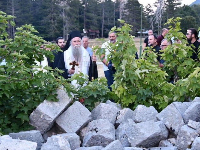 Mitropolit Јoanikije na Ivanovim koritima - Foto: SRNA