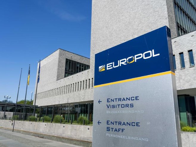 Europol (Foto: EPA-EFE/JERRY LAMPEN, ilustracija) - 