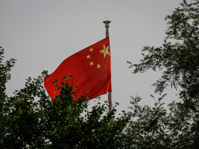 Kineska zastava (Foto: EPA-EFE/MARK R. CRISTINO) - 