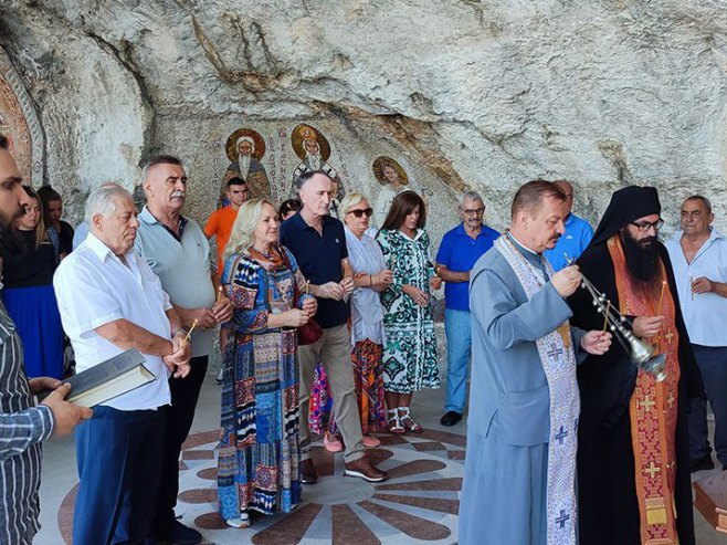 Manastir Ostrog - Služen pomen za stradale u akciji "Oluja" - Foto: SRNA