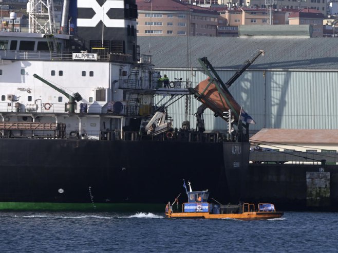 Ukrajinski brod sa kukuruzom (Foto: EPA-EFE/MONCHO FUENTES, ilustracija) - 