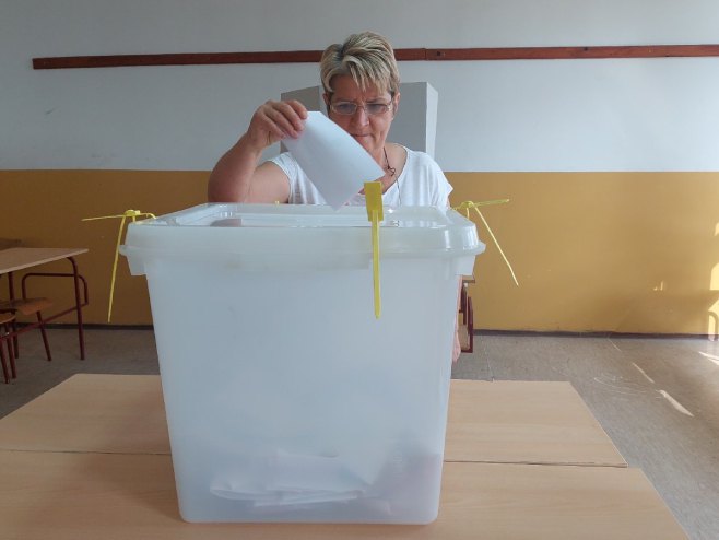 Bratunac - glasanje - Foto: RTRS