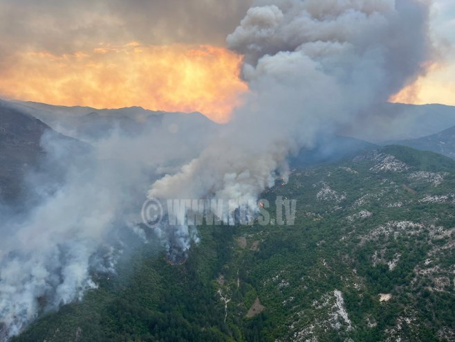 Požar kod Trebinja: Dejstvovao i Helikopterski servis Srpske (FOTO/VIDEO)