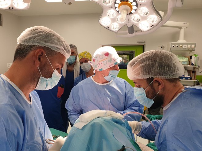 Veliki uspjeh ljekara Klinike za ortopediju i traumatologiju UKC-a Srpske (FOTO)