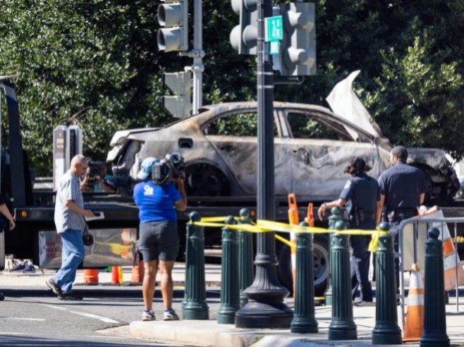 Muškarac zapalio automobil i izvršio samoubistvo pred Kapitolom