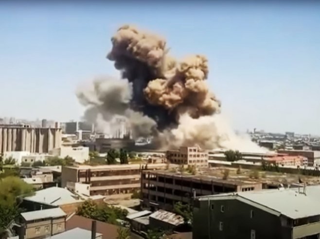 Eksplozija u tržnom centru u Јerevanu (Foto: Screenshot/ YouTube/ CN Post) - 