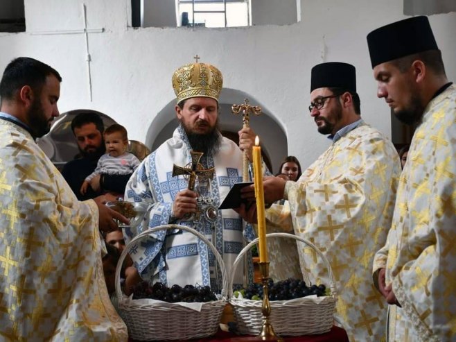 Episkop Sergije u Koluniću - Foto: SRNA