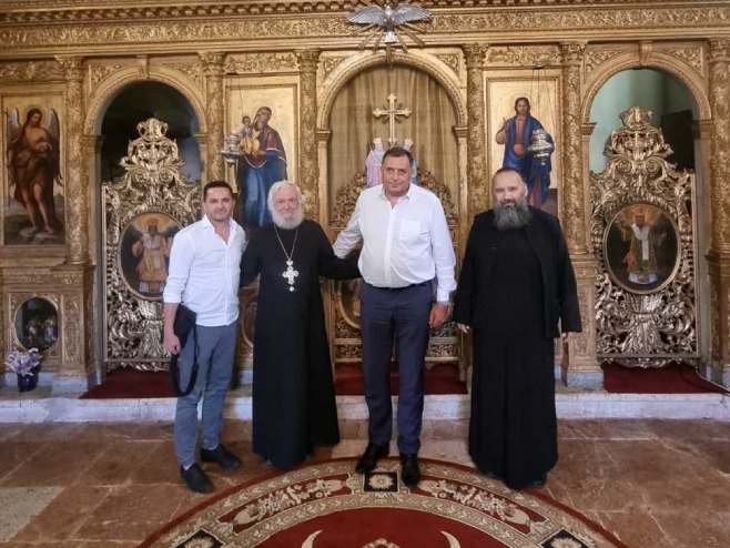 Dodik posjetio hramove u Mitropoliji crnogorsko-primorskoj