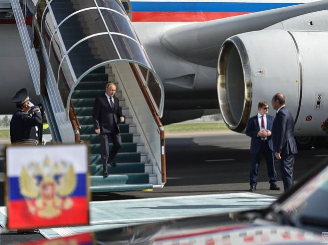 Putin stigao u Uzbekistan (Foto: EPA-EFE/FOREIGN MINISTRY OF UZBEKISTAN) Putin stigao u Uzbekistan (Foto: EPA-EFE/FOREIGN MINISTRY OF UZBEKISTAN) -