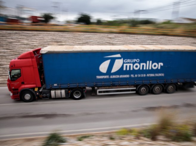 Kamion (Foto ilustracija: EPA-EFE/BIEL ALINO) - 