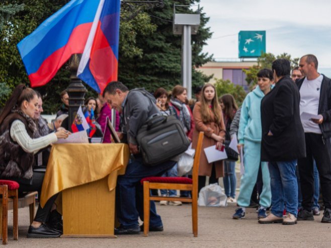 Drugi dan glasanja na referendumu uprkos raketnim napadima Ukrajine
