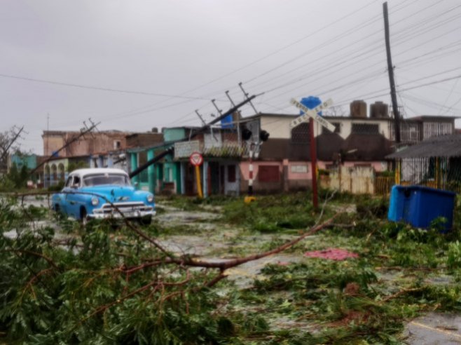 Uragan pogodio Kubu (Foto  EPA-EFE/Yander Zamora) - 