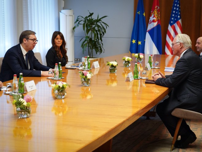 Vučić i Hil o bilateralnoj saradnji i problemima u regionu