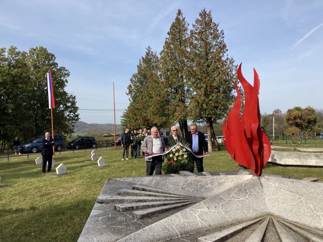 Polaganje vijenaca u Prijedoru Polaganje vijenaca u Prijedoru - Foto: RTRS