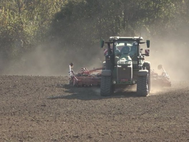 U toku jesenja sjetva u Lijevče polju (VIDEO)