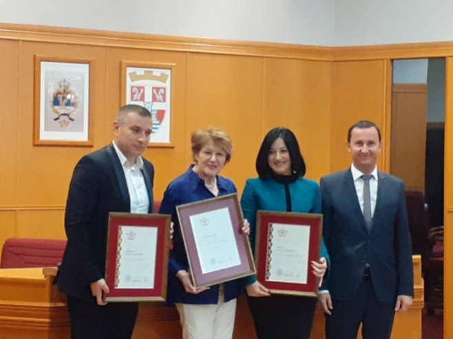 Gradske povelje uručene u Trebinju - Foto: RTRS