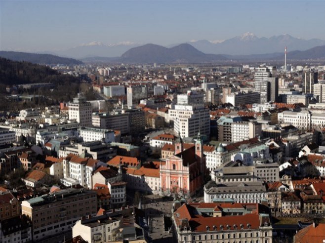 Slovenci podržali vladine prijedloge zakona na referendumu