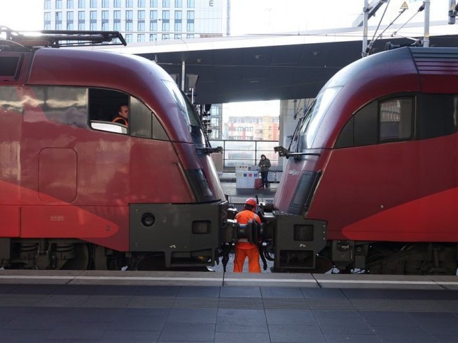 U Austriji stali vozovi zbog štrajka željezničara