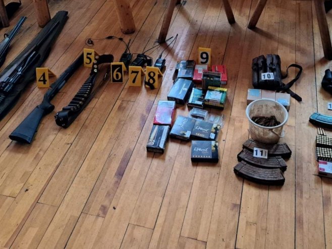 Oduzeta veća količina oružja i municije, uhapšena dva lica sa Sokoca