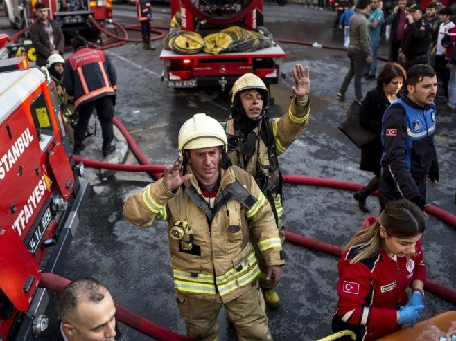 Požar u Istanbulu (Foto arhiv: EPA-EFE/SEDAT SUNA) - 