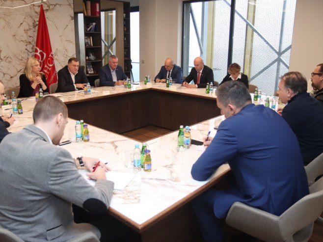 Sastanak delegacije SNSD-a s predstavnicima "osmorke" (foto:twitter/MiloradDodik) - 