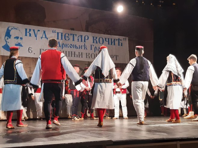 U Mrkonjić Gradu održan šesti godišnji koncert KUD-a "Petar Kočić" - Foto: SRNA