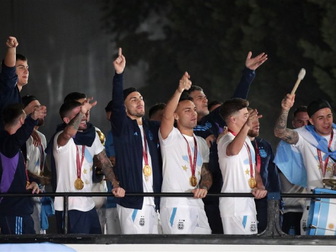 Argentinci se vratili kući (Foto: EPA-EFE/RAUL MARTINEZ) - 