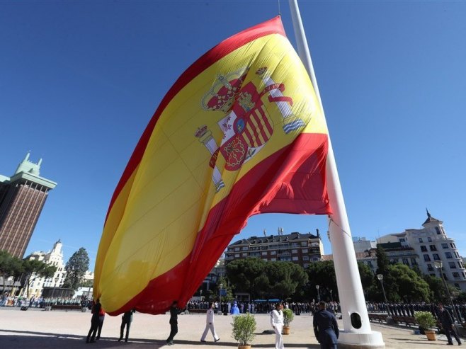 Španska zastava (Foto: EPA/J.J.Guillen) - 