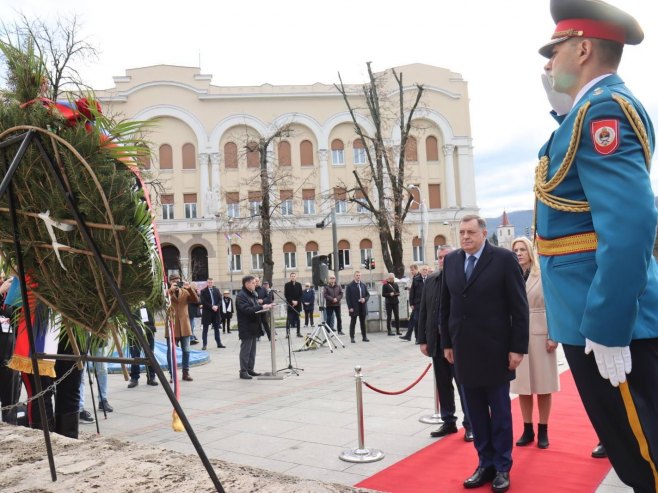 Polaganje vijenaca - Foto: 
