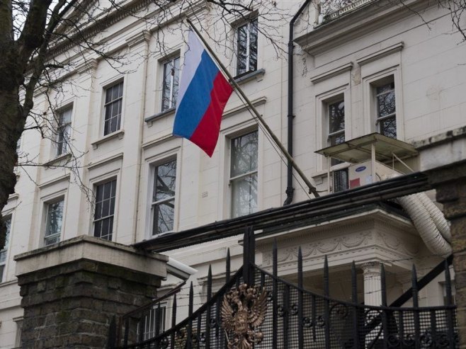 Ruska ambasada u Londonu (Foto: EPA/WILL OLIVER) - 