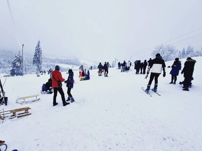 Otvorena sezona skijanja u Kneževu - Foto: SRNA