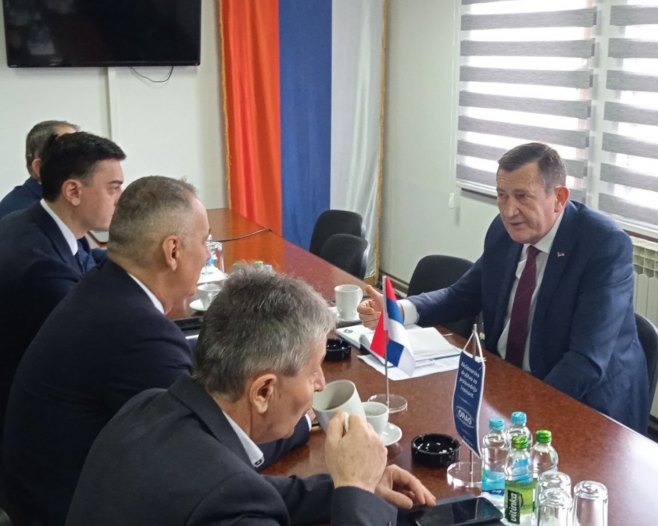 Ministar Vojin Mitrović posjetio kompaniju Orao - Foto: SRNA