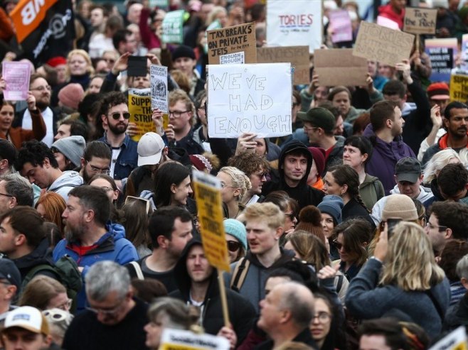 Protesti u Britaniji (Foto: EPA-EFE/ADAM VAUGHAN/ilustracija) - 