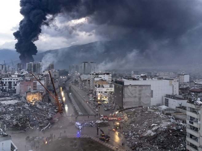 Posljedice zemljotresa (Foto: EPA-EFE/ERDEM SAHIN) - 
