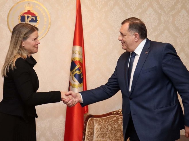Dodik sa ambasadorkom Kraljevine Švedske u BiH (foto: Kabinet predsjednika Republike Srpske) - 