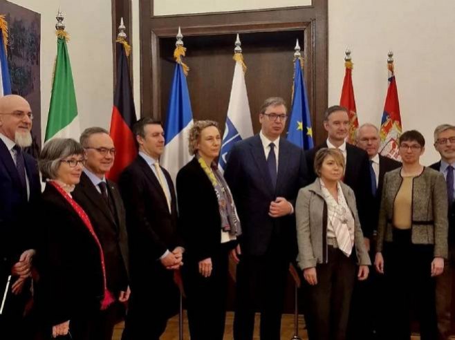 Vučić i ambasadori zemalja Kvinte (Foto: Instagram - buducnostsrbijeav) - 