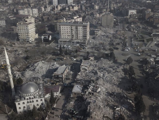 Zemljotres u Turskoj (Foto: EPA-EFE/TOLGA BOZOGLU) - 