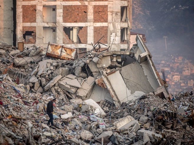 Zemljotres u Turskoj (Foto: EPA-EFE/MARTIN DIVISEK) - 
