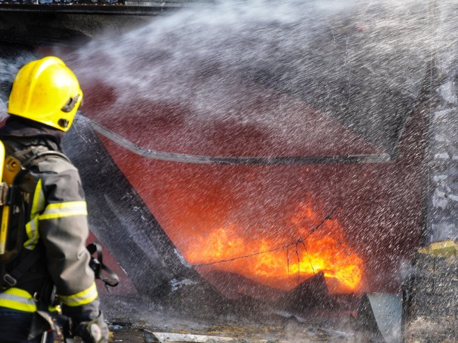 Požar  u stanu na Novom Beogradu, poginula jedna osoba
