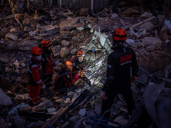 Akcija spasavanja u Turskoj (Foto: EPA-EFE/MARTIN DIVISEK/ilustracija) - 