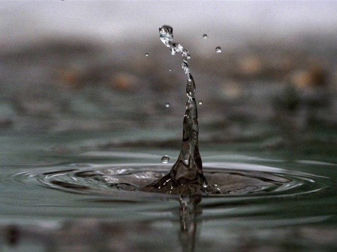 Voda (Foto:  EPA/ATTILA KOVACS HUNGARY OUT/ilustracija) - 