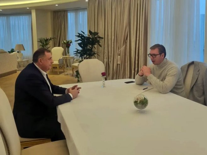 Dodik i Vučić (foto: instagram.com/buducnostsrbijeav) - 