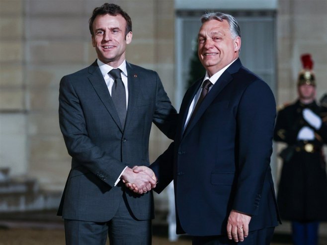 Emanuel Makron i Viktor Orban (foto: EPA-EFE / Mohammed Badra) - 