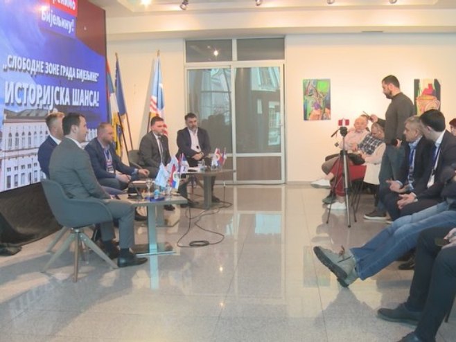 Panel diskusija u Bijeljini - Foto: RTRS