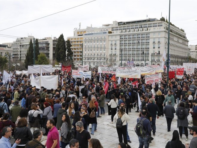 Protesti u Atini (Foto: EPA-EFE/ALEXANDROS VLACHOS) - 