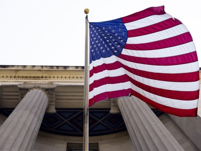 Američka zastava (Foto: EPA/MICHAEL REYNOLDS) - 