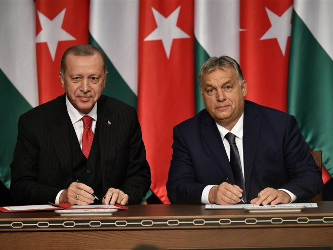 Erdogan i Orban (Foto: EPA-EFE/ZSOLT SZIGETVARY) - 