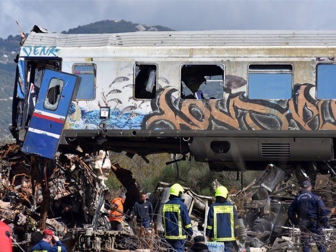 Željeznička nesreća u Grčkoj (Foto: EPA-EFE/APOSTOLIS DOMALIS) - 