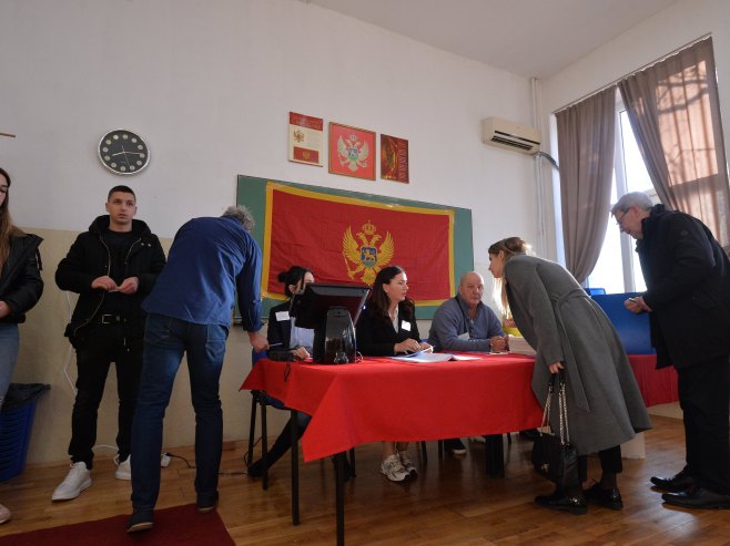 Crna Gora - izbori (foto:TANJUG/ ZORAN ŽESTIĆ/ nr) - 